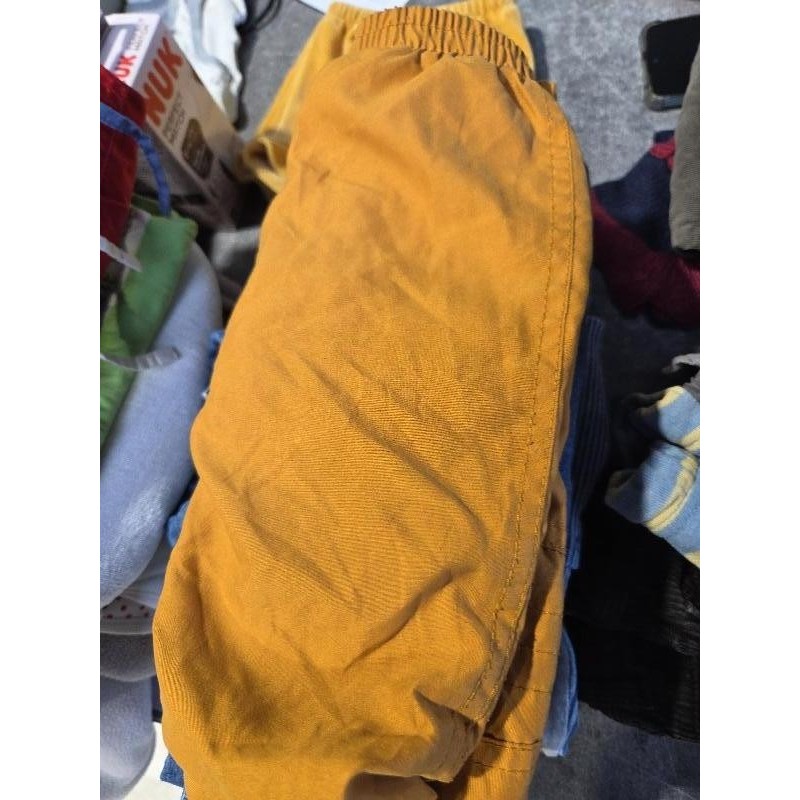 Pantalon ocre TAILLE 12 mois