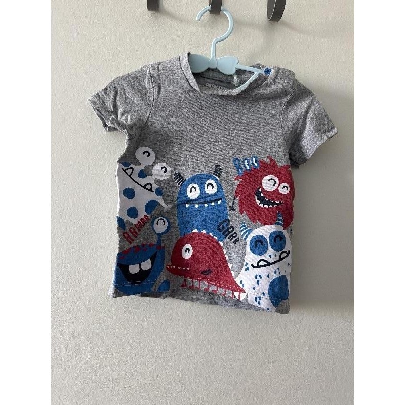 T shirt gris rouge monstre  TAILLE 18 mois 