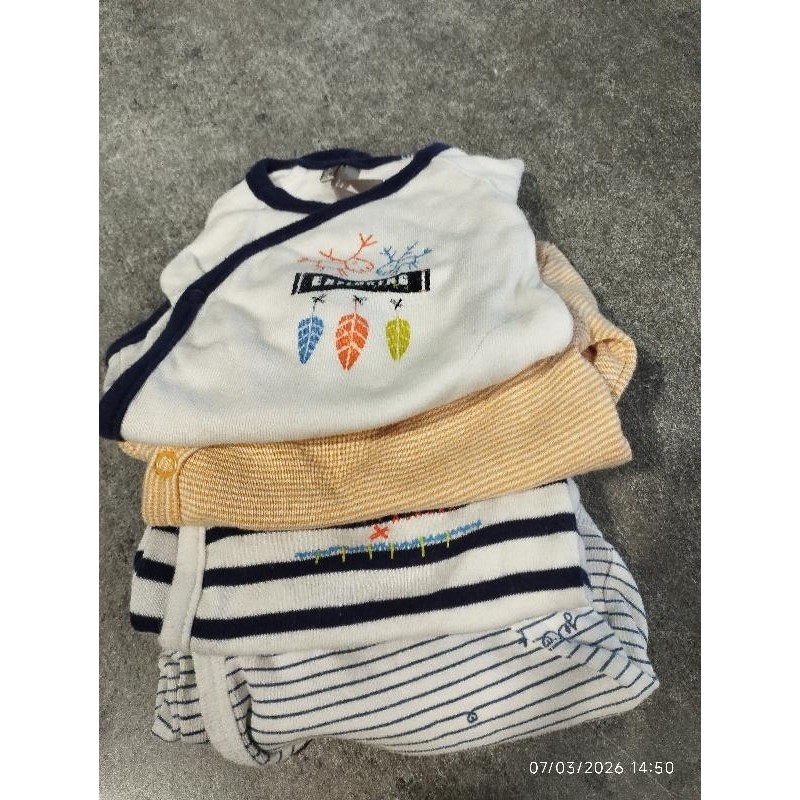 Lot 4 body ml  TAILLE 1 mois