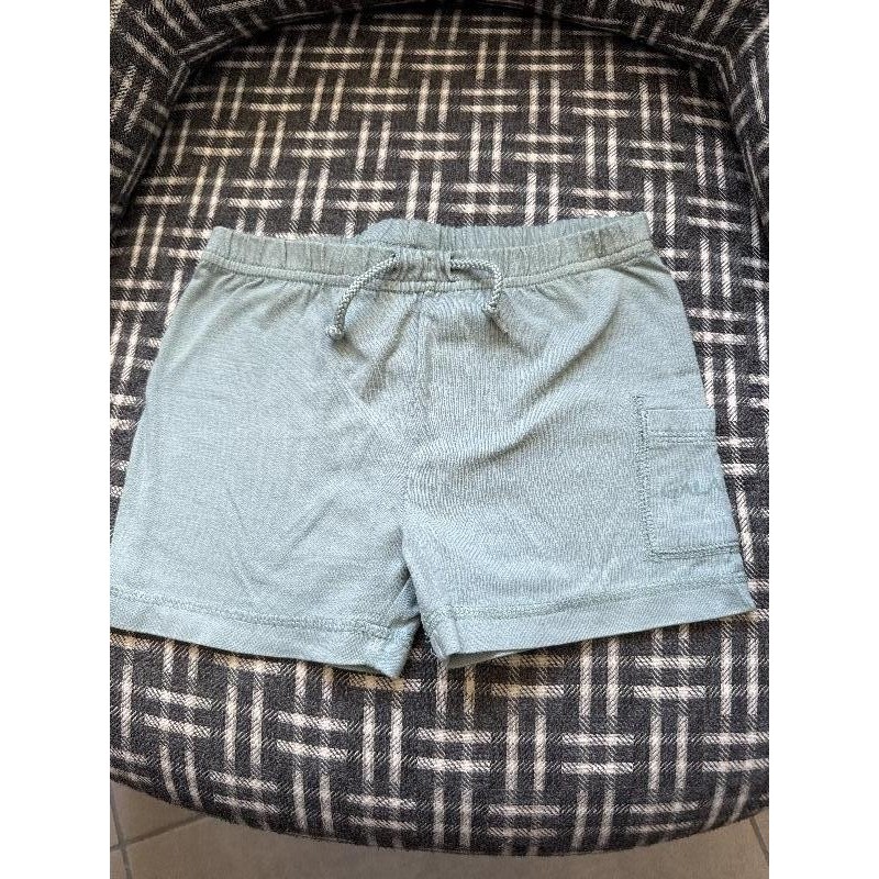 Short vert  TAILLE Short 18 mois 