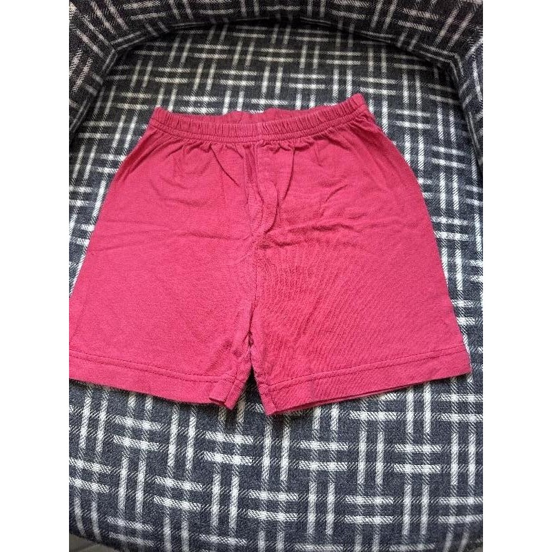 Short rouge  TAILLE 18 lois 