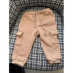Jogging beige TAILLE 12 mois 