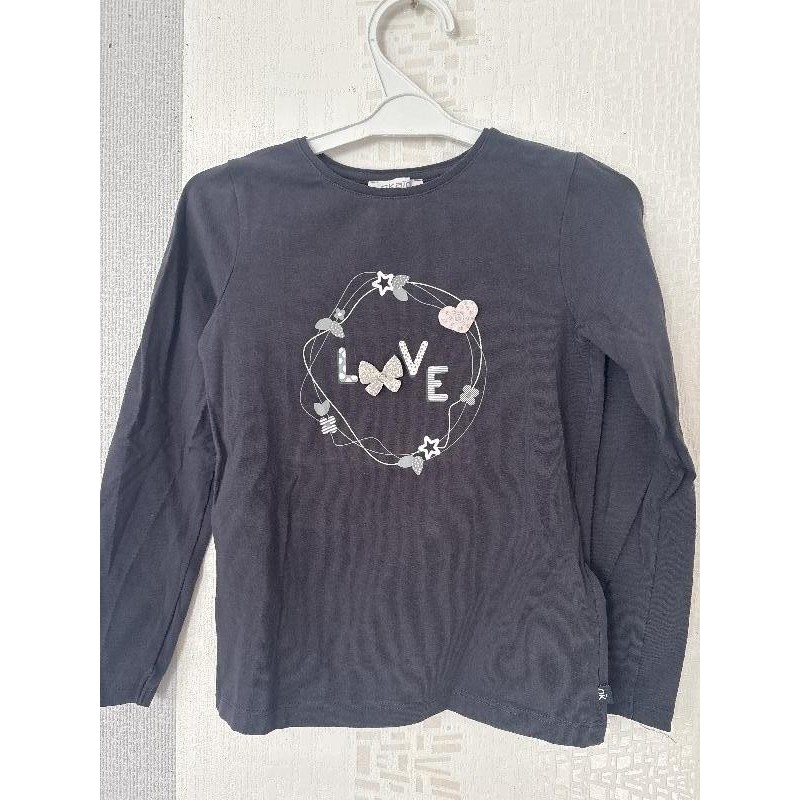 TEE shirt manches longues love TAILLE 6