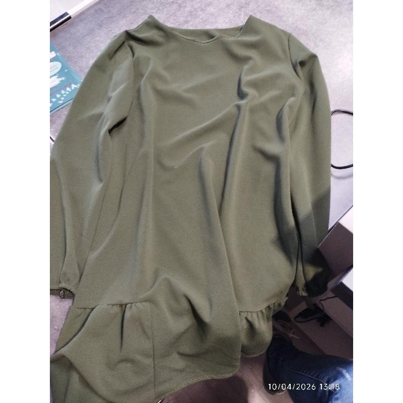 Robe verte  TAILLE Tu