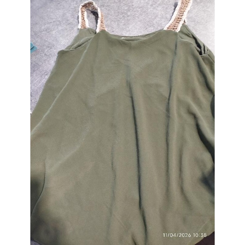 Haut vert TAILLE Tu