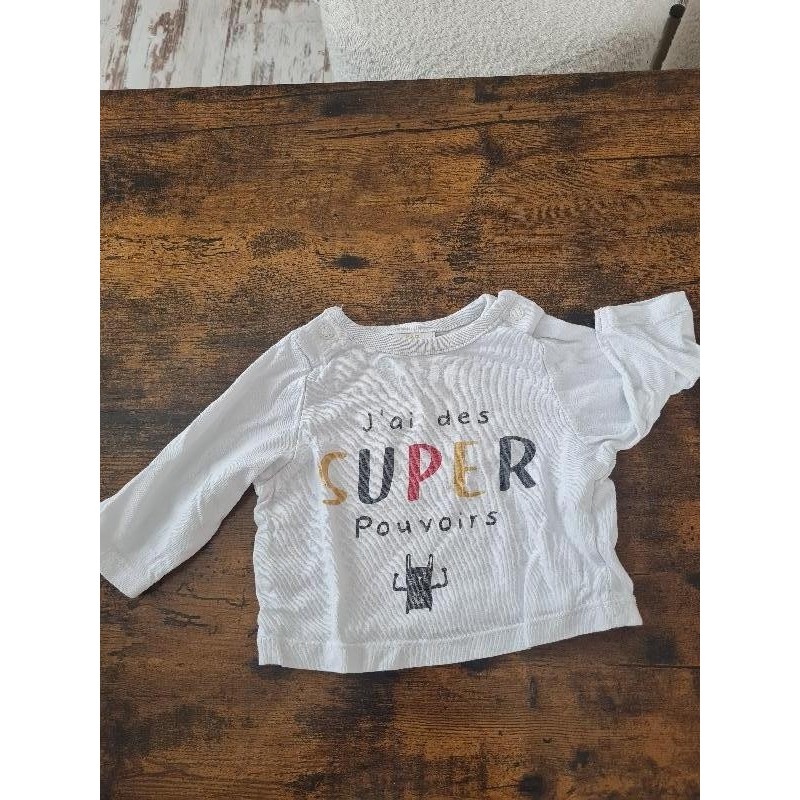 Tee shirt tape à l'œil  TAILLE 1M