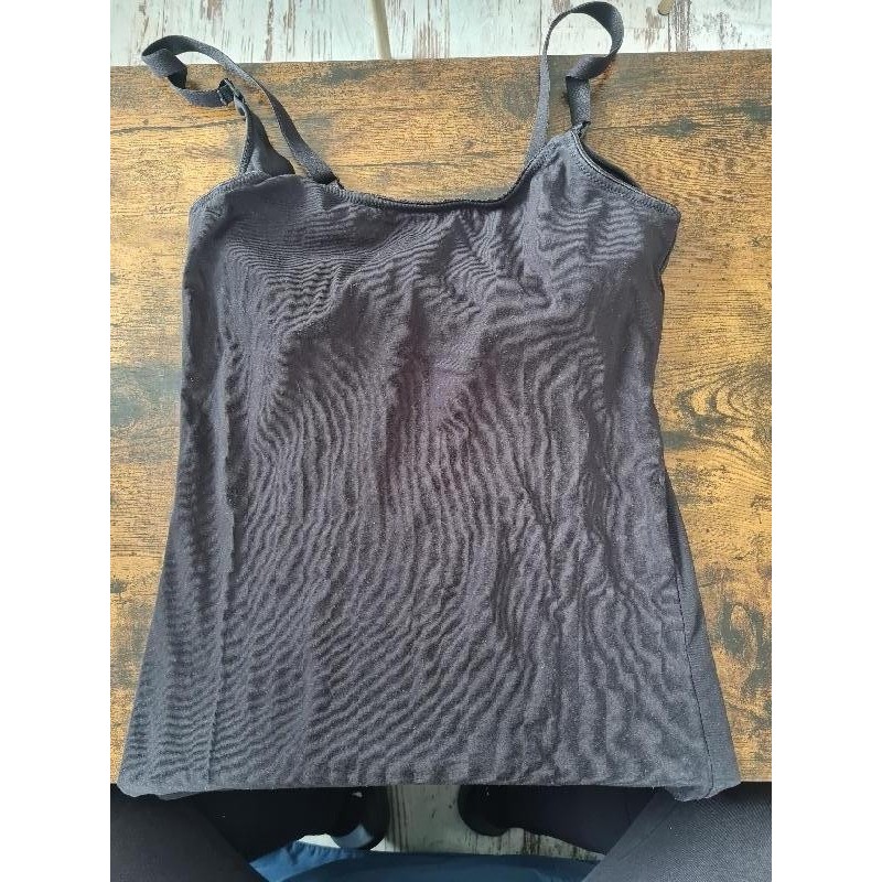 Debardeur noir laitement mater TAILLE 36/38