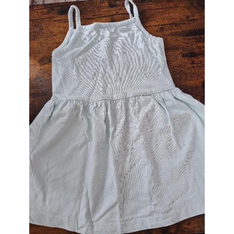 Robe à bretelle verte TAILLE 2A