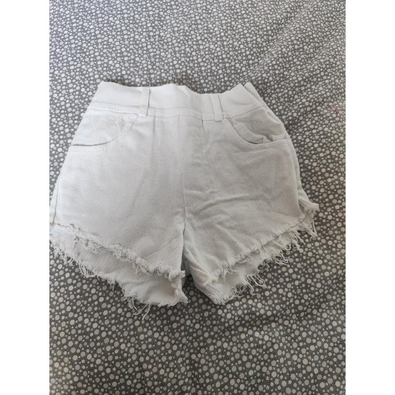 Short fille  TAILLE 6