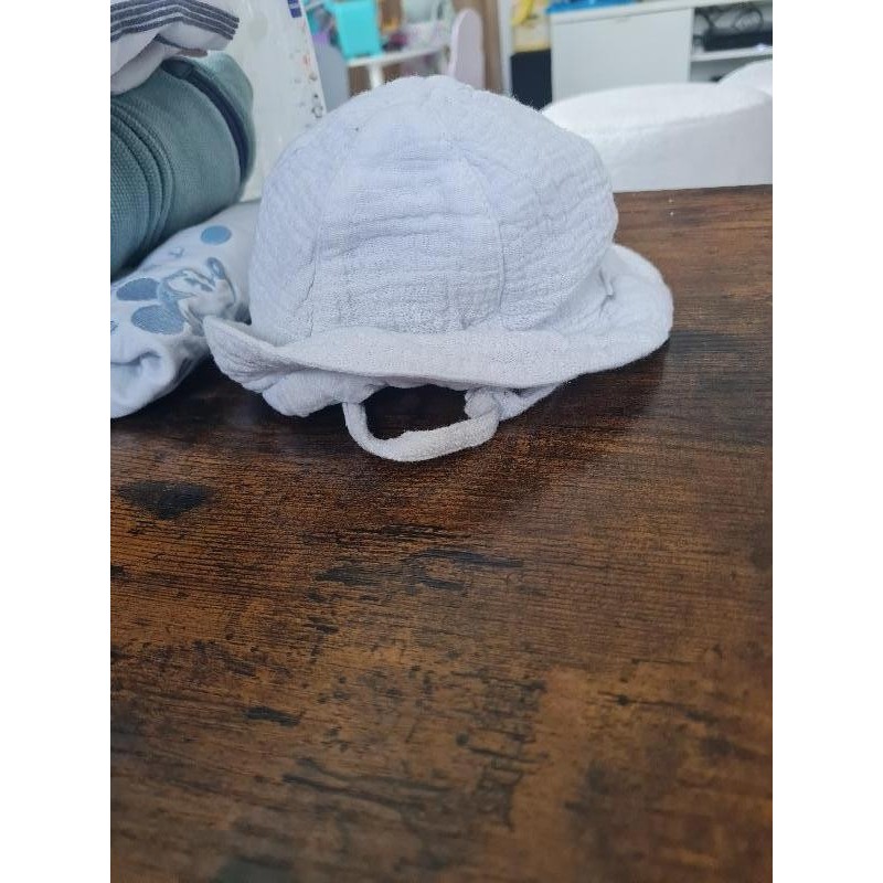 Chapeau blanc obaibi TAILLE 6M