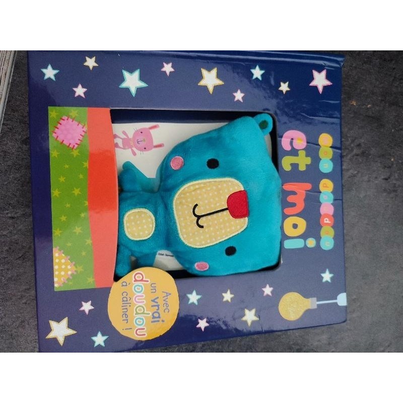 Livre avec doudou